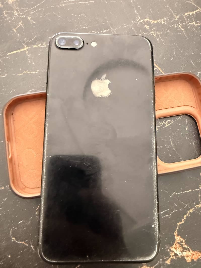 Apple iPhone 7 Plus 2