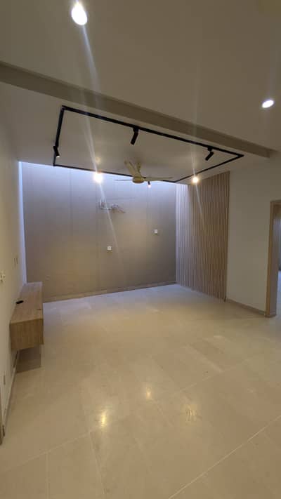 GULBERG RESIDENCIA 7M UPPER FLOOR FOR RENT