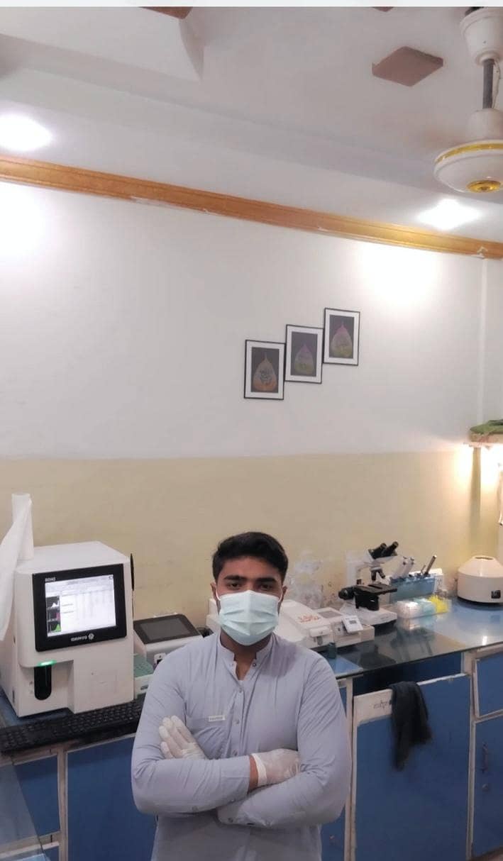 Laboratory student 0