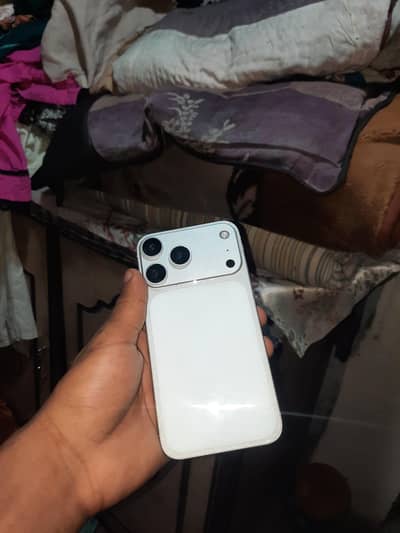 Apple iPhone XR into 17 Pro mix exchange possible