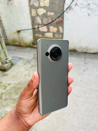 Sharp Aquos R7 5g