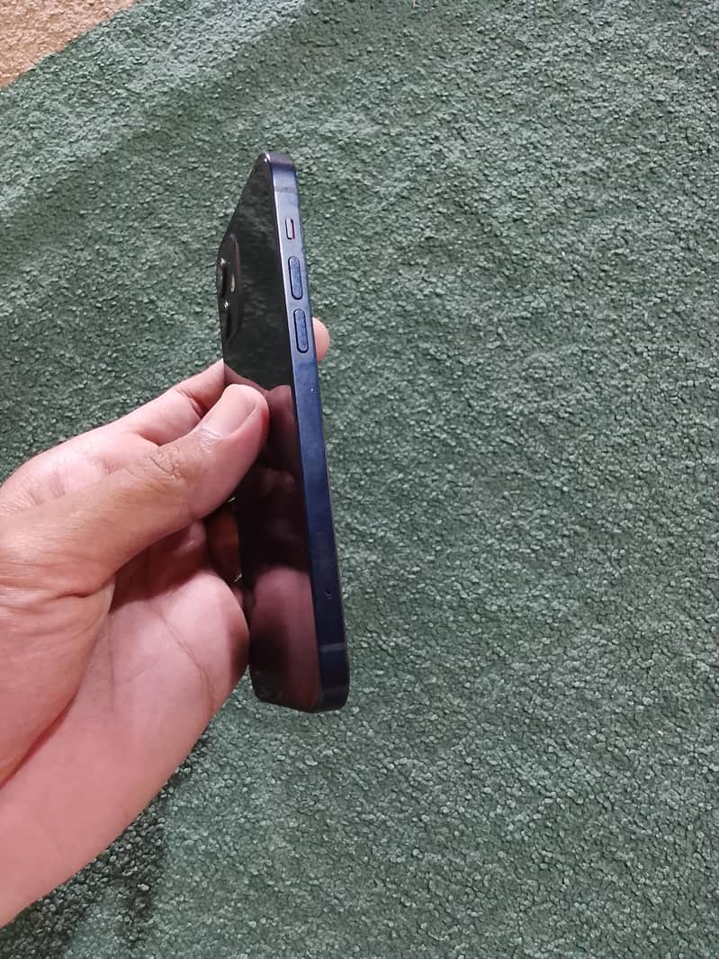 Apple iPhone 12 2