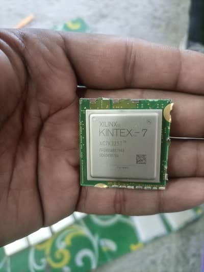 Xilinx Kintex-7 FPGA Chips (XC7K325T)