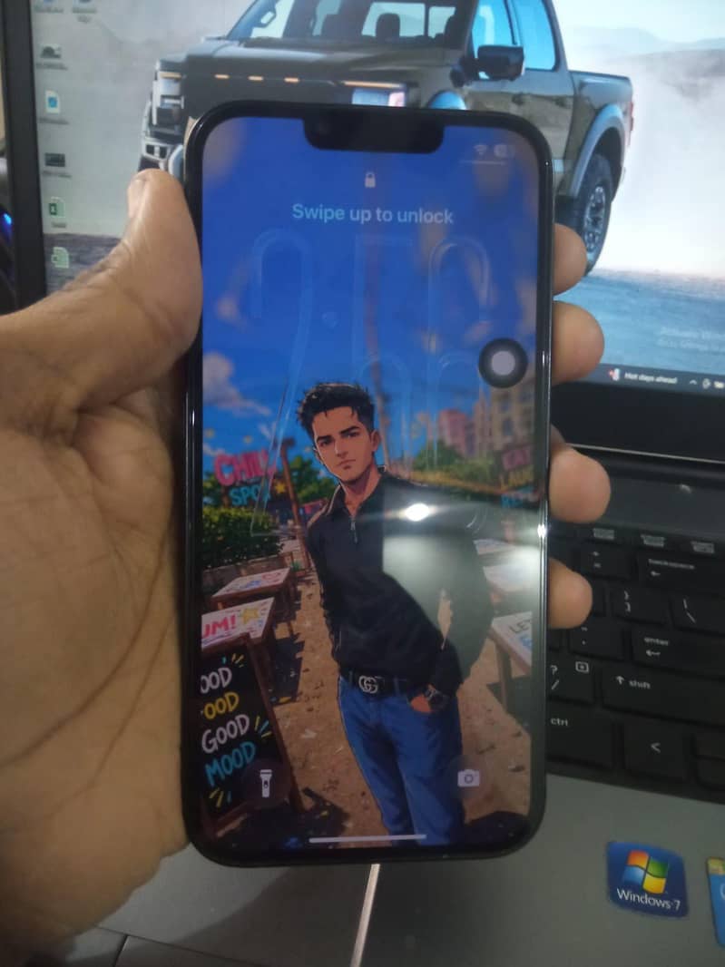 Apple iPhone 13 4
