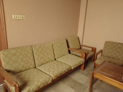 7 seater sofa with large size center table