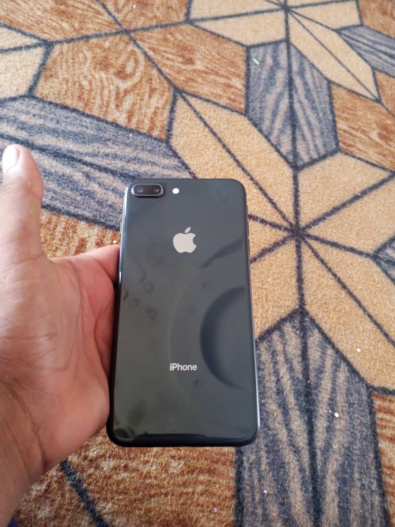 Apple iPhone 8 Plus 0