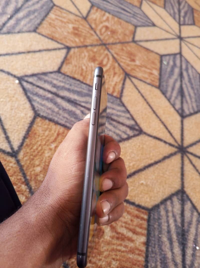 Apple iPhone 8 Plus 1