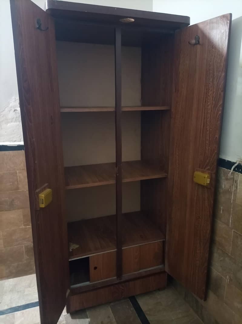 Wardrobe 0