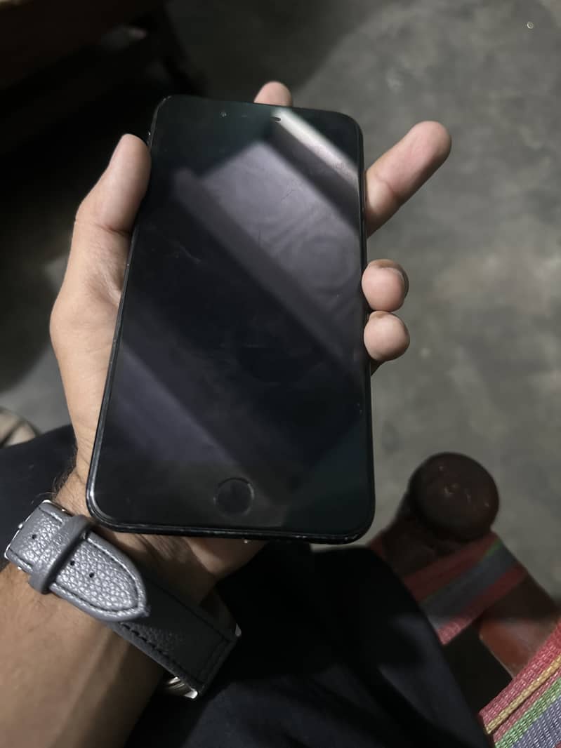 Apple iPhone 7 Plus 2