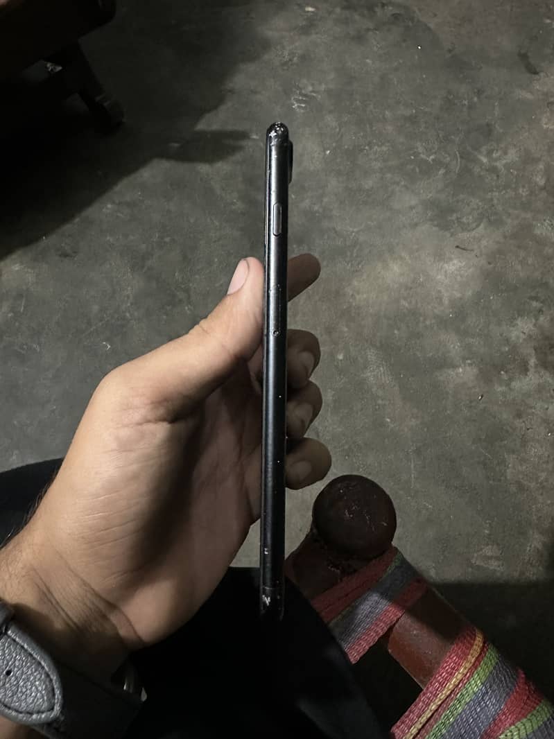 Apple iPhone 7 Plus 3