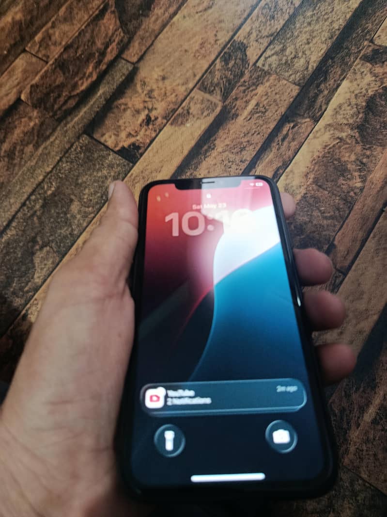 Apple iPhone 11 0