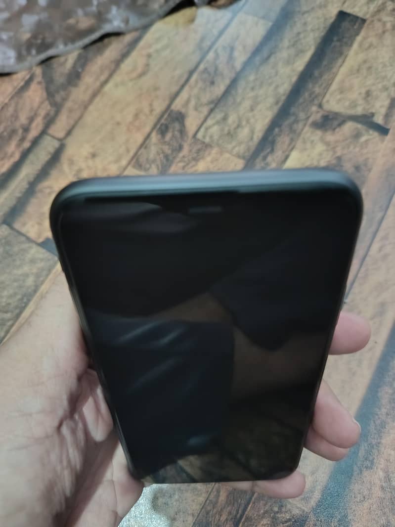 Apple iPhone 11 6