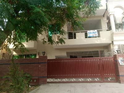 I-8 Beautiful Near Kachnar Park Full House For Rent.