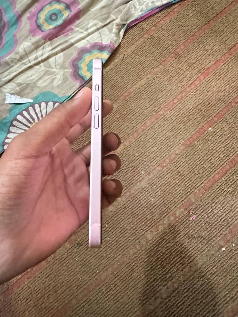 Apple iPhone 15 2