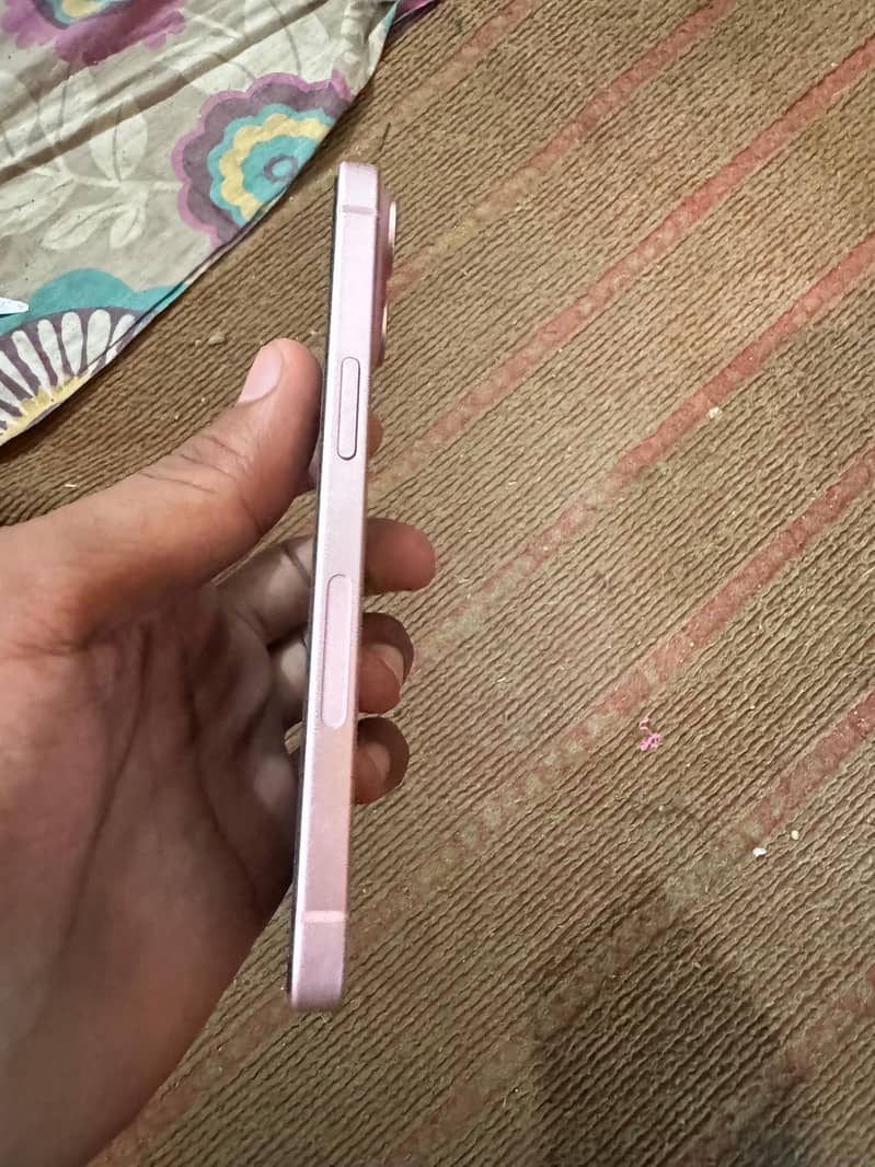 Apple iPhone 15 5