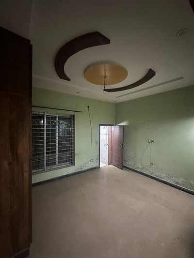 5 MARLA LOWER PORTION FOR RENT WITH GAS