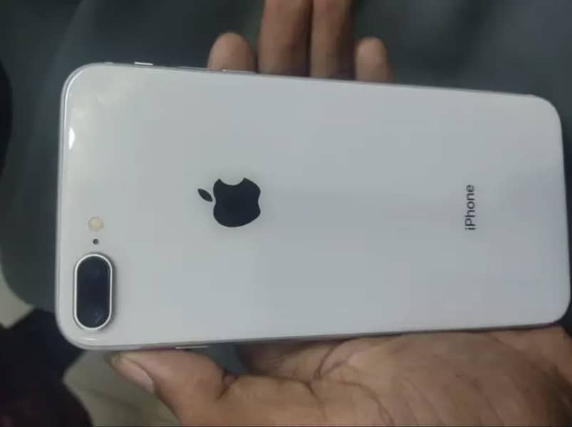 Apple iPhone 8 Plus 2