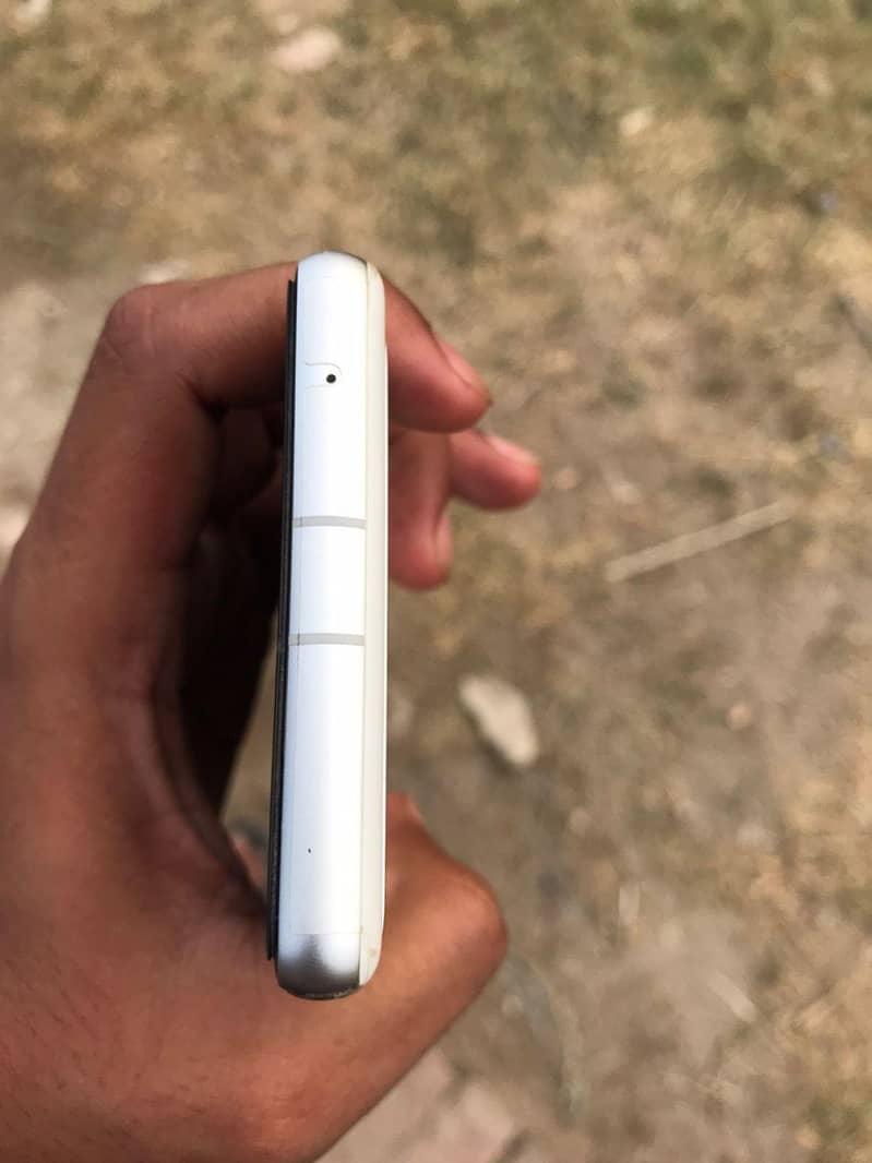 Google Pixel 7a 3