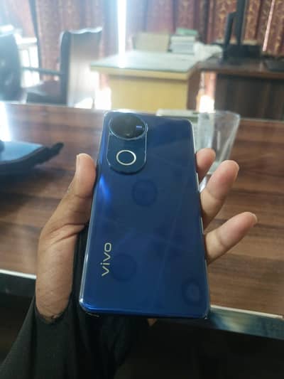 Vivo V50