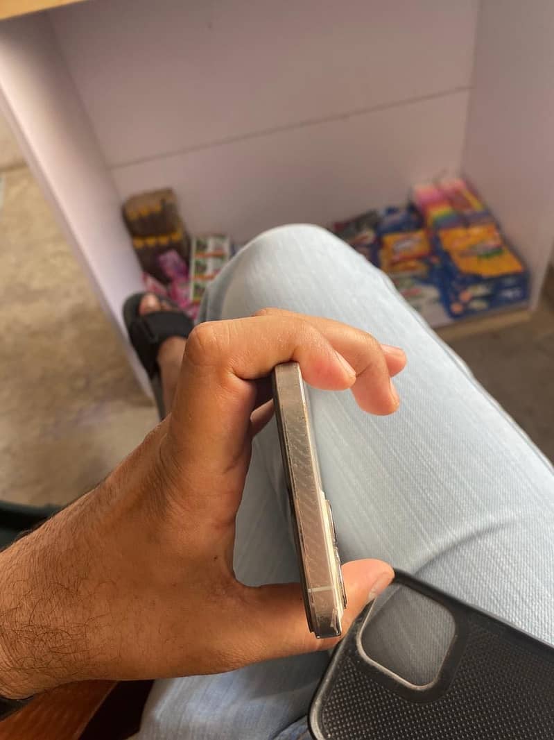 Iphone 12 pro max 1