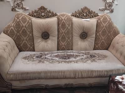 sofa set with free cushions in new condition