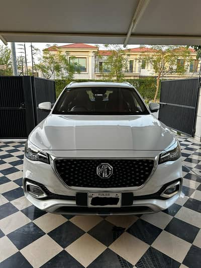 MG HS Essence 2024 – White – Excellent Condition
