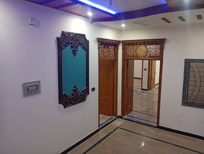Prime Location 5 Marla Spacious House Available In Girja Road For sale