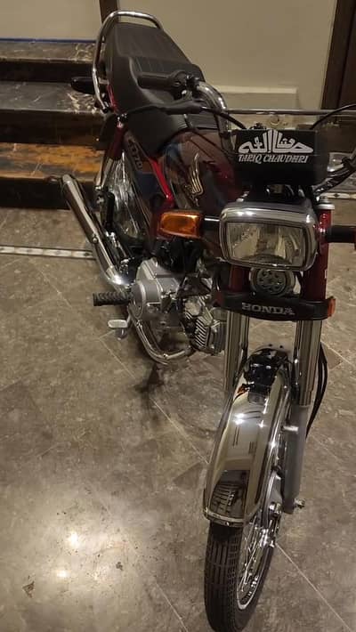 Used like a new Honda CD70 only 2900km driven total genien.