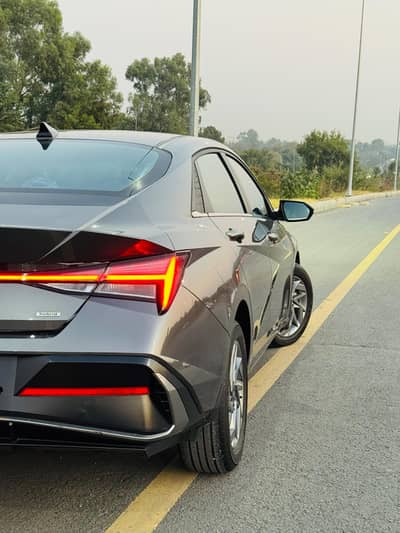 Hyundai Elantra HEV 2025 MODEL