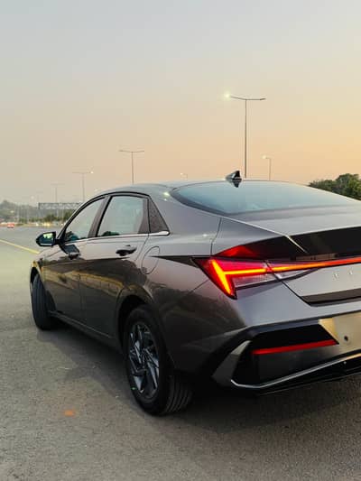 Hyundai Elantra HEV 2025 MODEL