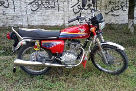 Honda 125 CG model 2010 bike for sale call me 03460423873