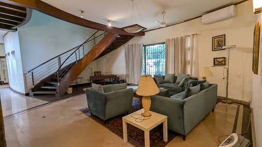 FOR RENT Luxury Furnished 6 Bedrooms Double Storey House In F_7/1