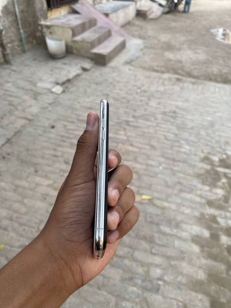 Apple iPhone X 1