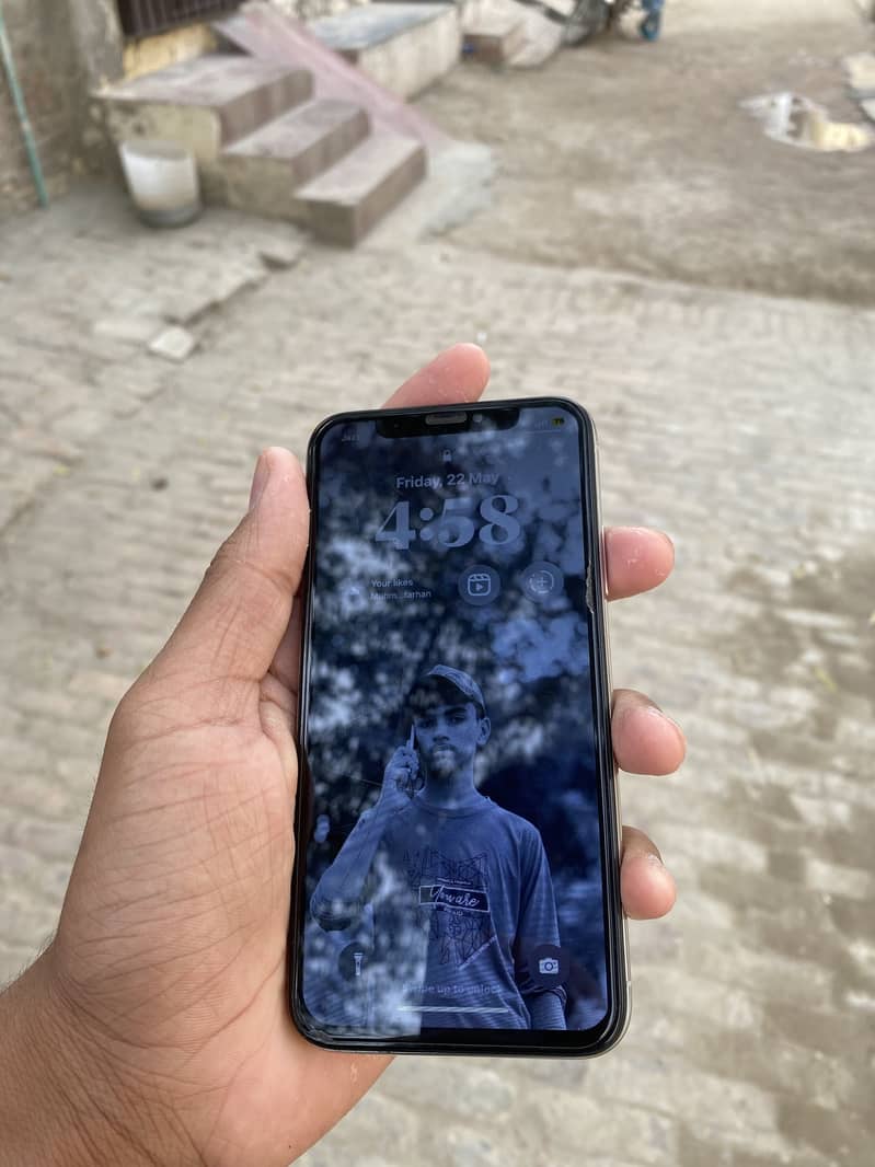 Apple iPhone X 4