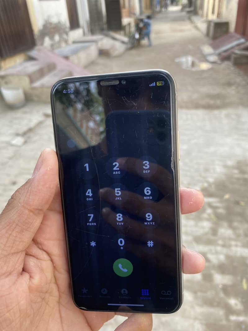 Apple iPhone X 5