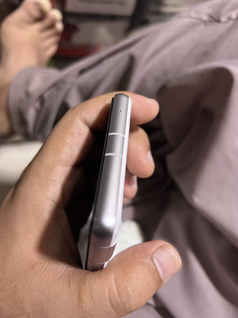 Google Pixel 7a 1