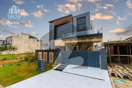 Beautiful 10 Marla Family House for Rent