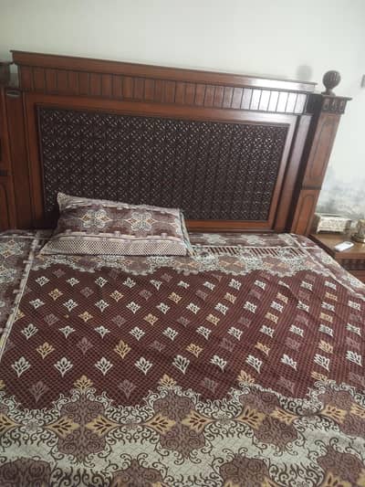 1 double bed ,show case, dressing cupboard, sing carmaze