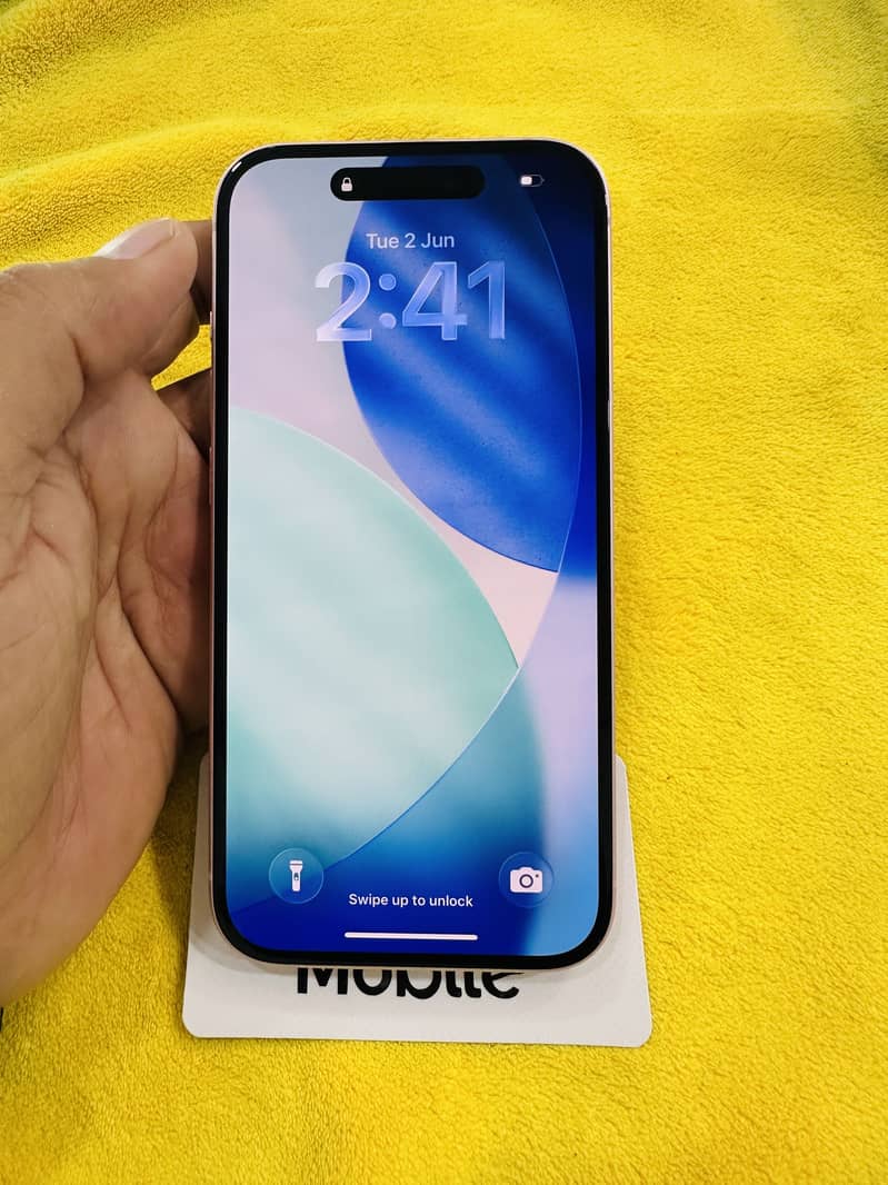 iPhone 15 6