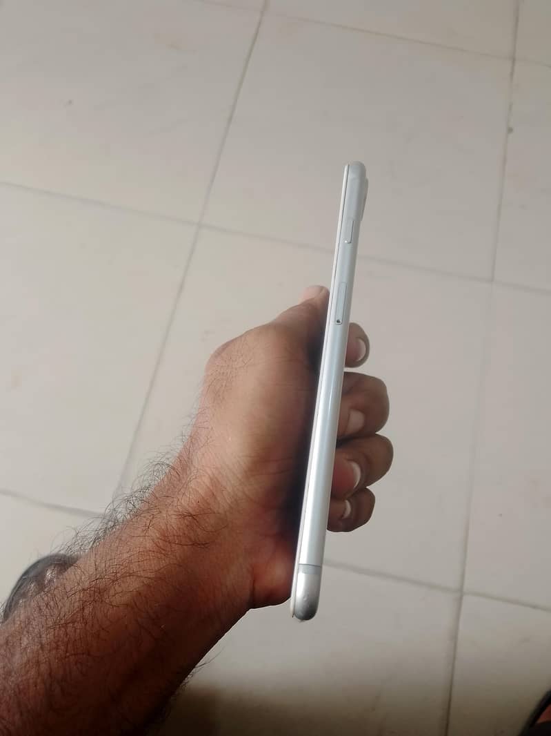 Apple iPhone 7 Plus 1