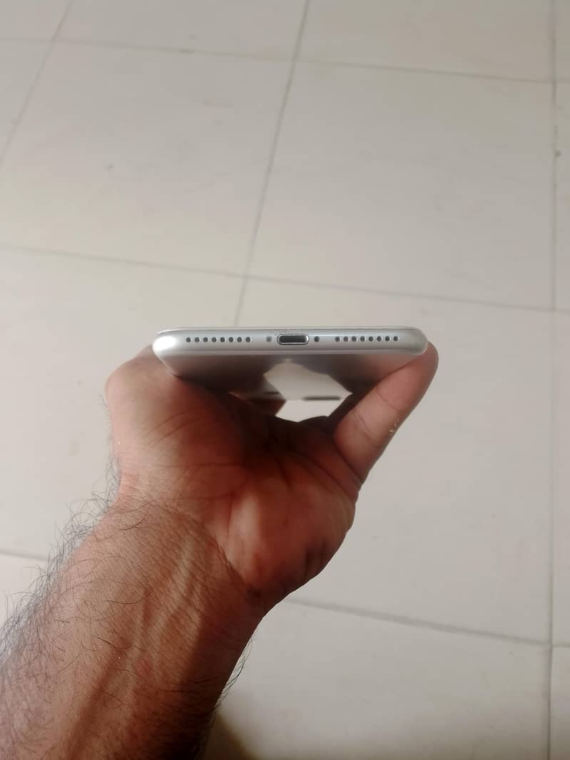 Apple iPhone 7 Plus 3