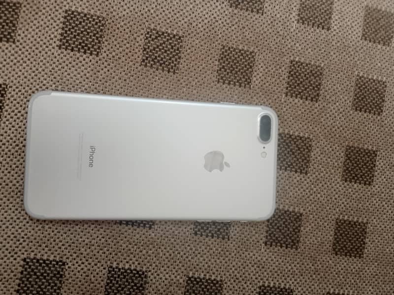 Apple iPhone 7 Plus 5