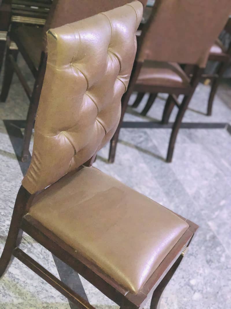 Dining tables 0