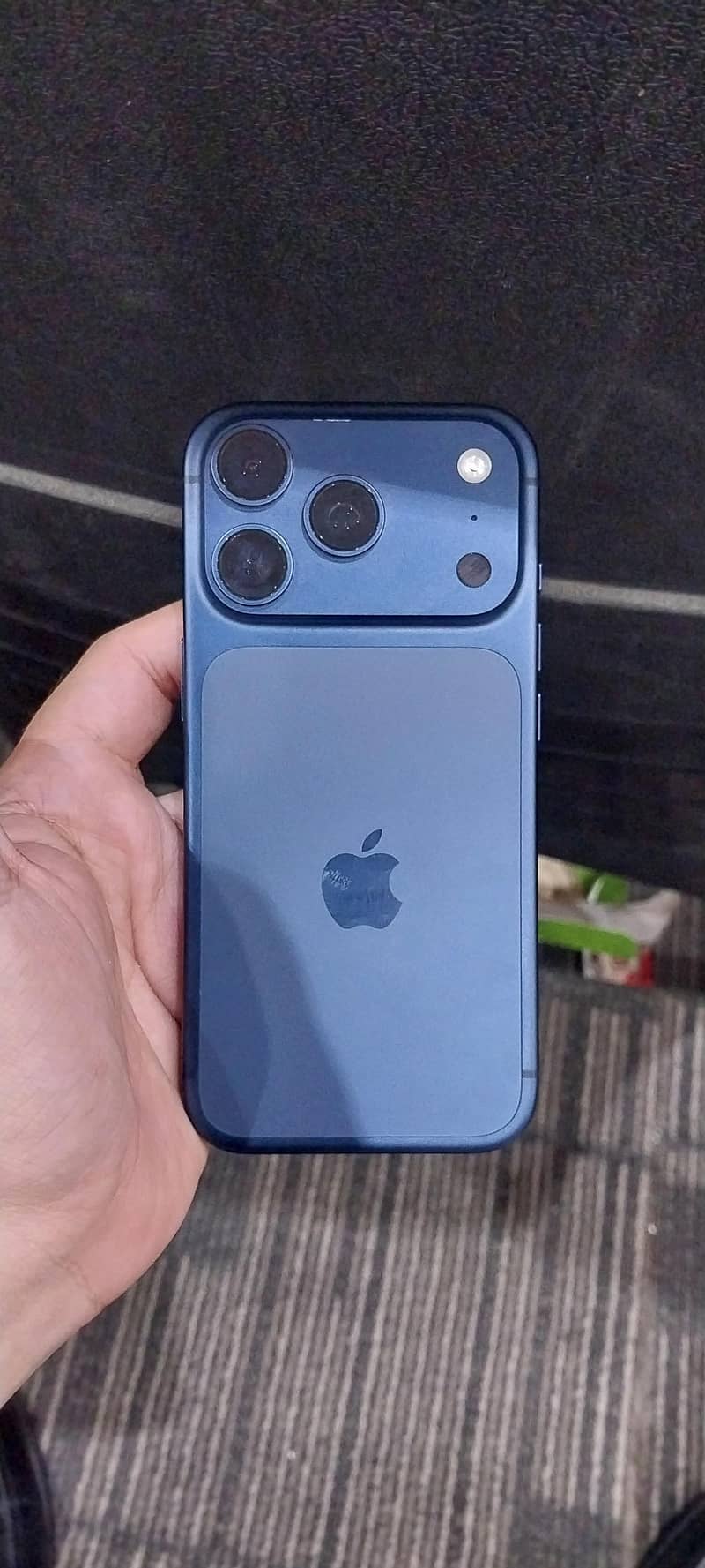 Apple iPhone 17 Pro 0