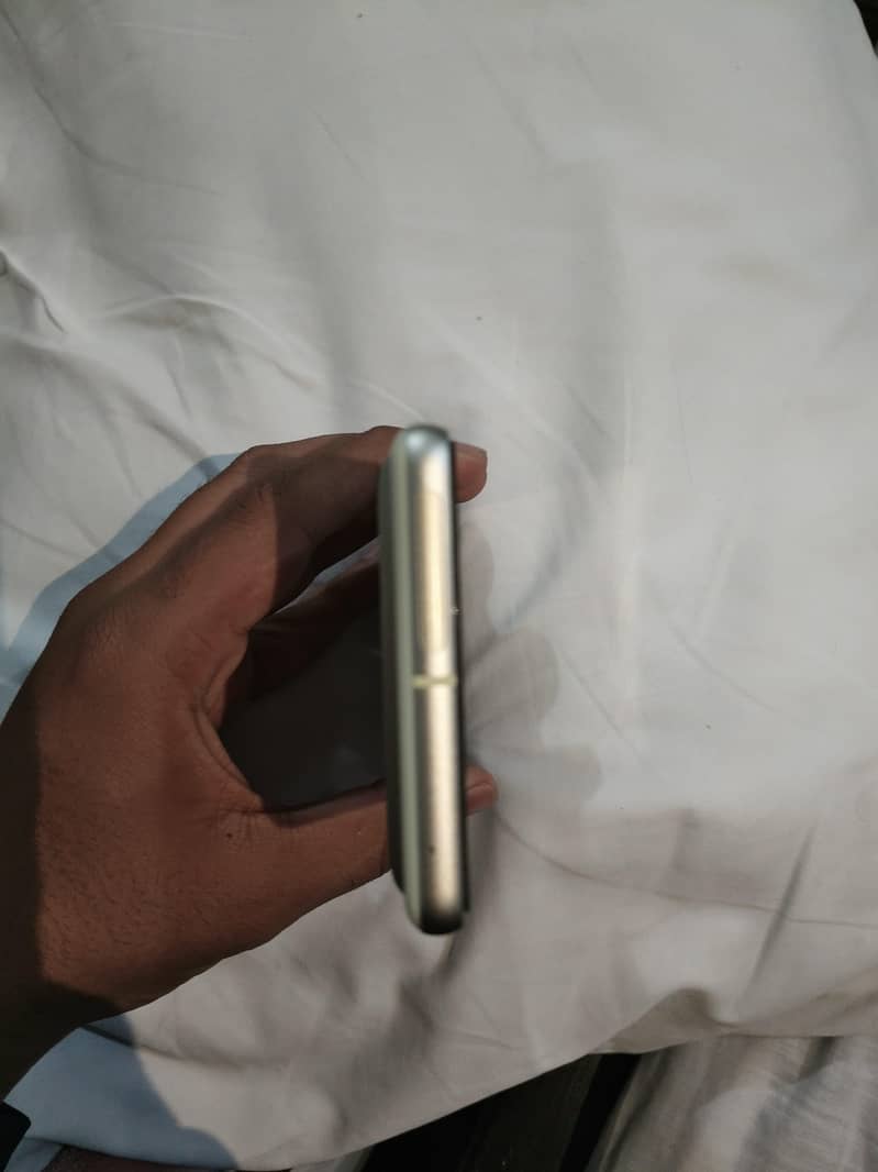 Google Pixel 7 4