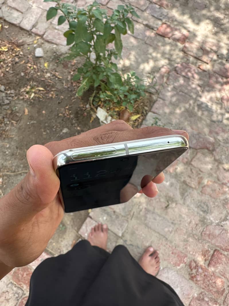 Google Pixel 8 Pro 5