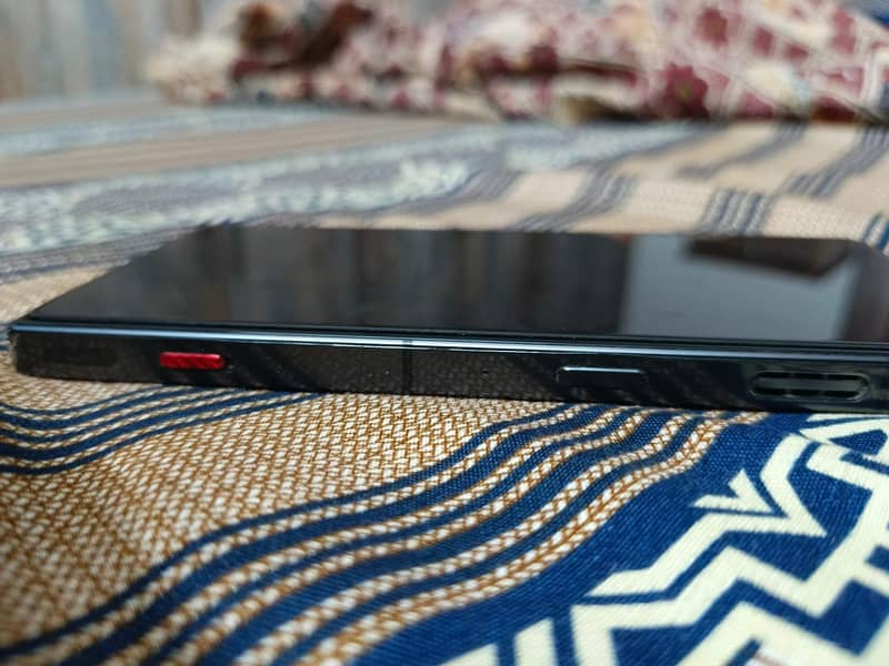Redmagic 8s Pro Ghost edition 3