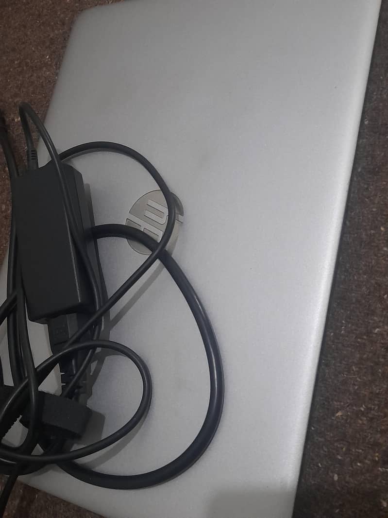 Laptop 0