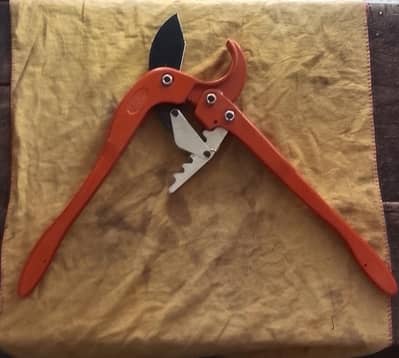PVC pipe cutter