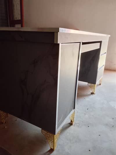 daftar computer table 10 by 10 condition